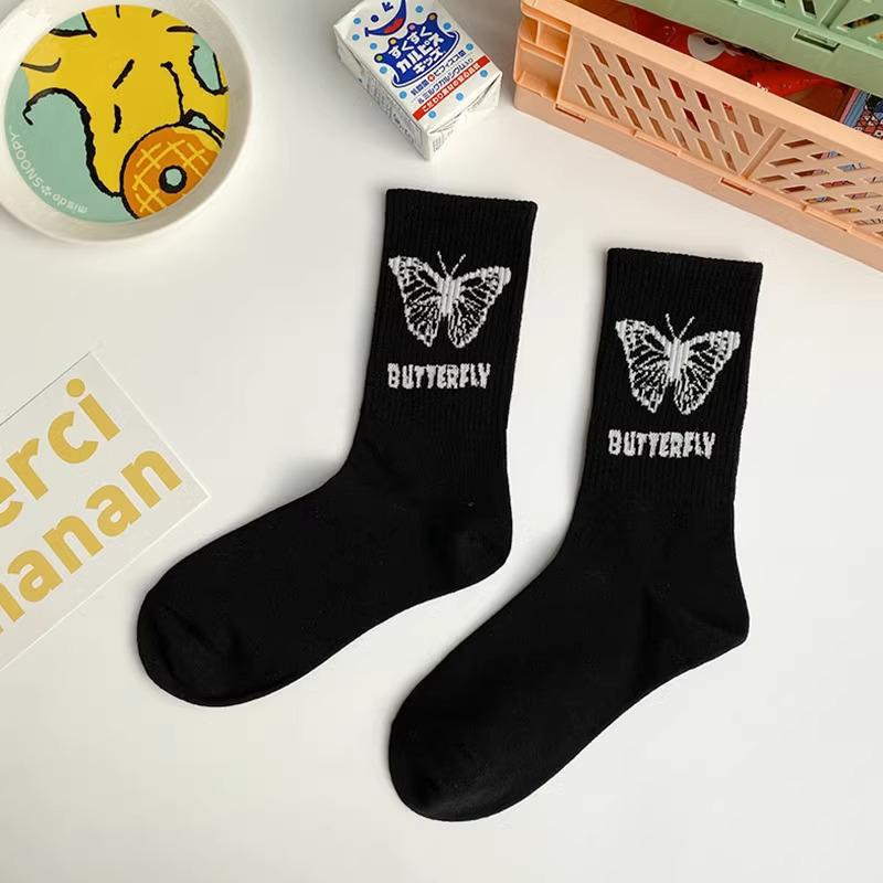 

Korean Style Butterfly Mid-Calf Women s Socks - Odor-Resistant, Versatile High-Tops for Spring & Autumn in Black & White One Size