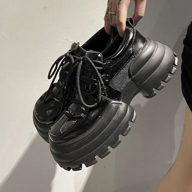 

Весенне-зимняя обувь, женские туфли на массивной платформе, оксфорды в стиле панк, готики, черно-белые лакированные кожаные туфли 38 чёрный