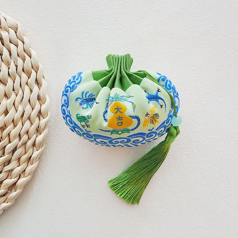 

Traditional Five Poisons Sachet Pendant for Hanfu - Peaceful Blessing Tassel Accessory 7.5*10cm зелёный