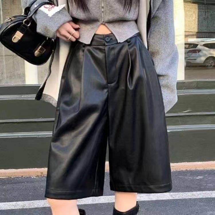 Women's Fall Winter Plus Size PU Leather Wide Leg Knee-Length Pants Elastic Waist Capris Plus Size Shorts Hip-Hiding Mini Shorts