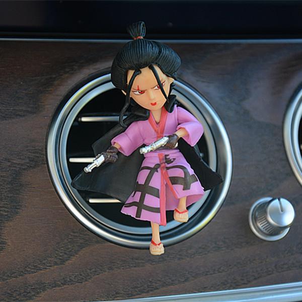 

Ван Пис Луффи Фигурка на приборную панель автомобиля Ароматизатор воздуха Подарочная коробка 8 CM