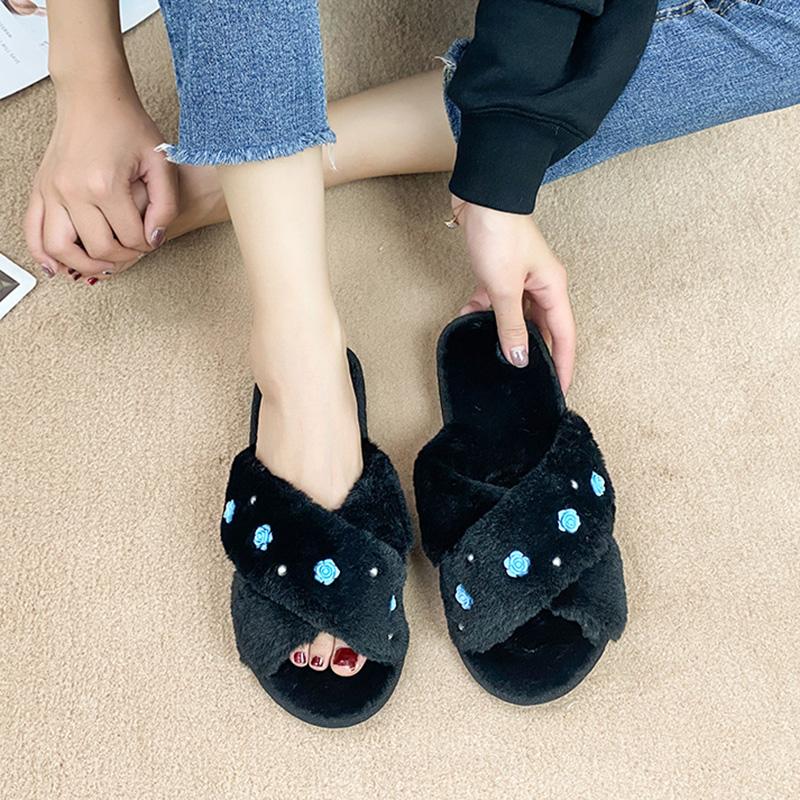 Fashion Fashion Flower Decoration Cross Strap Slippers Women 2025 Autumn Warm Short Plush Cotton Slides New Faux Fur Outdoor Slippers
