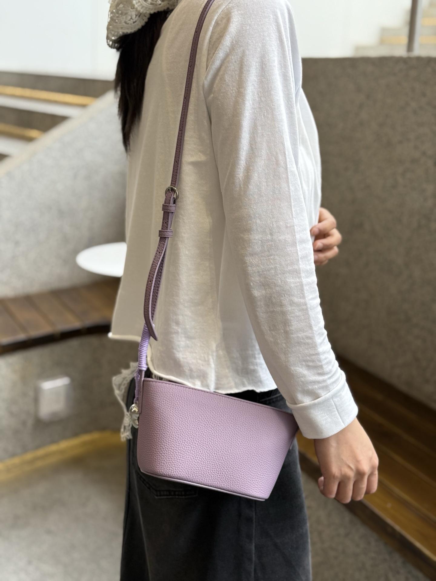 

Minimalist Small Bucket Bag, Genuine Leather Bag, Women s New Style, Top Layer Cowhide, Single Shoulder, Armpit Crossbody, Women s Bag, High-end Feel 21*11*10cm лаванда фіолетовий колір
