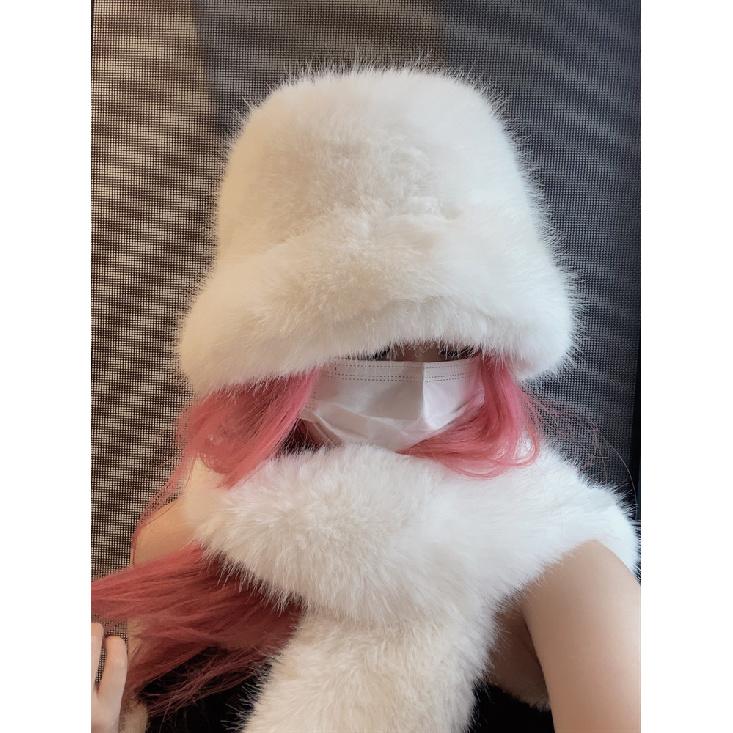 

Set version of white fisherman hat with women s scarf, black plush hat, autumn and winter solid color thickened furry cold-proof Lei Feng hat M（56-58cm）