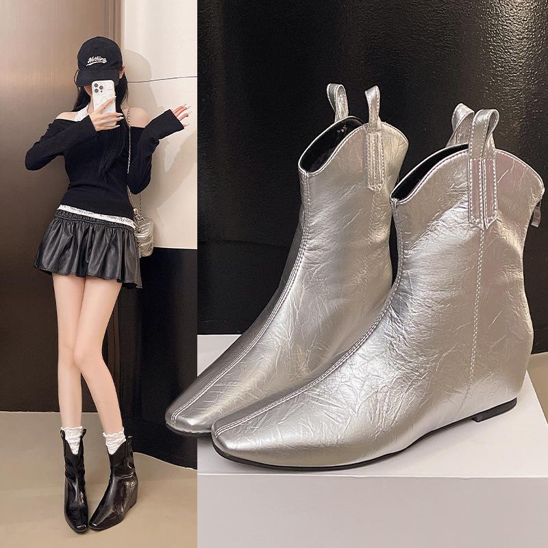 Small Square Head Short Boots In the Autumn of 2025, New Women's Boots, Fashionable European and American Style, Beautiful Color, Flat Bottom Inner H
