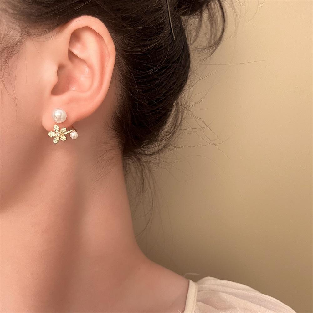2026 Pearl Stud Earrings Spring and Summer Sweet Light Luxury Tulip Femininity Alloy Flower Internet Celebrity Earrings Earrings Wholesale