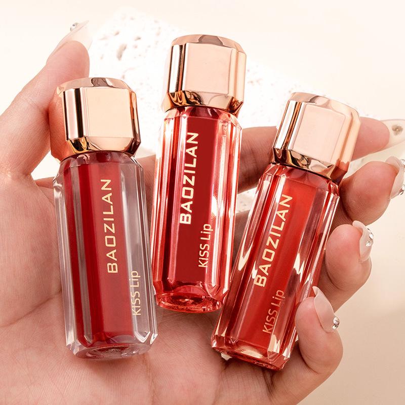 

BAOZILAN Velvet Matte Lip Gloss: Smooth, Soft-Mist Finish, Small Ice Cube Design.
