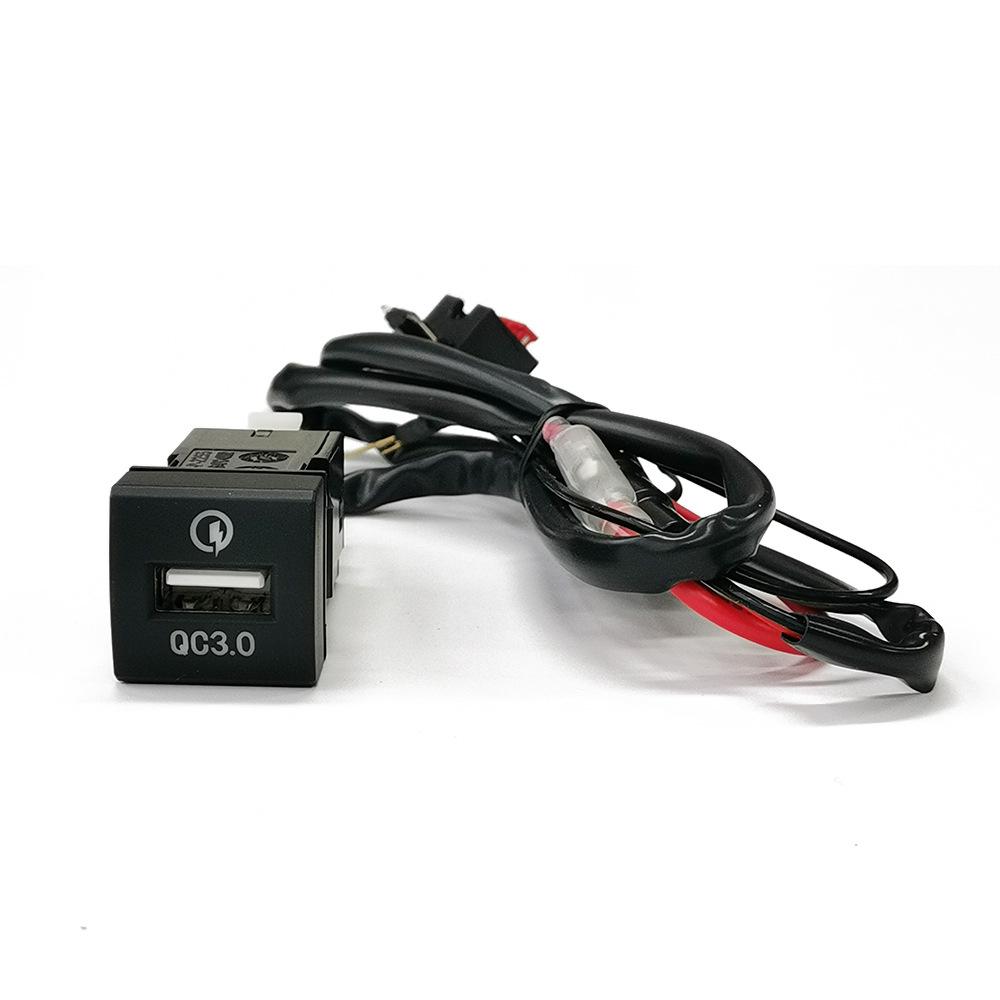 Toyota Prado 18-25 QC3.0 & Type-C Car Charger for Corolla/Hiace 300