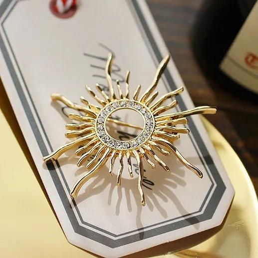 Retro Sun God Brooch, New Mysterious Brooch, Female High-end Temperament Fixed Clothing Brooch