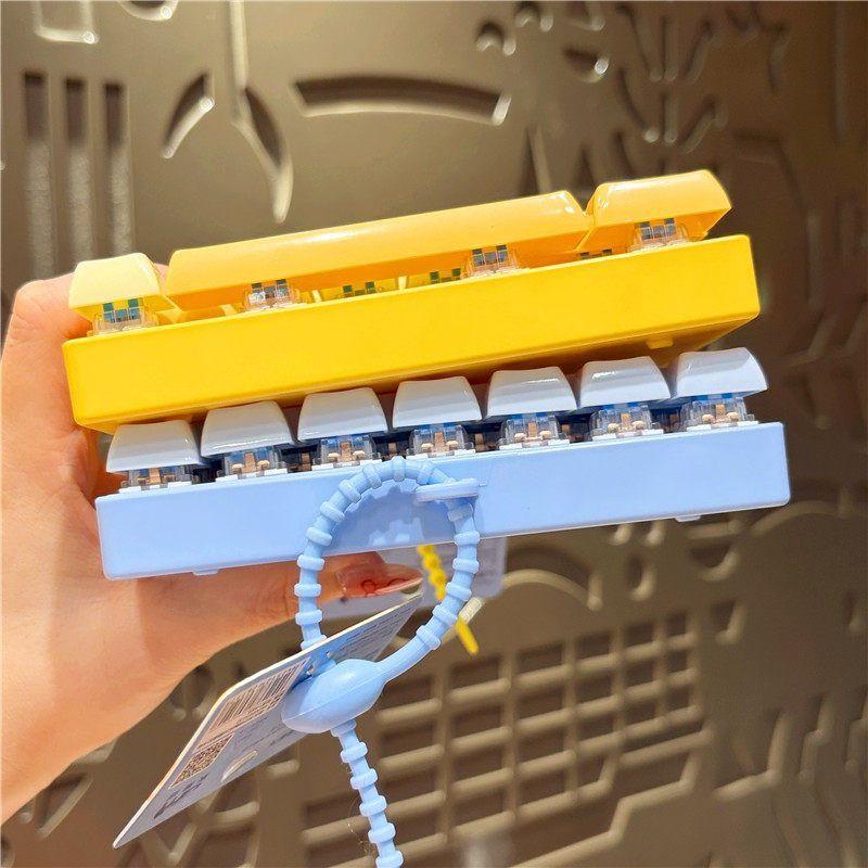 New 26-Key Stress-Relief Keyboard Toy Keychain Figurine Cute Creative Student Children'S Birthday Gift Small Pendant Decoration