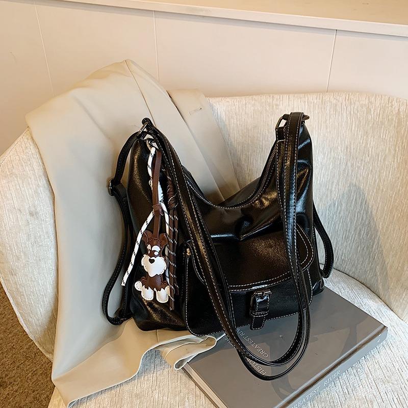 Retro Large-capacity Tote Bag Women's New Autumn and Winter Commuter Shoulder Bag Maillard Backpack