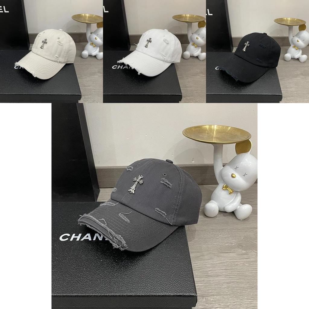 Einfache einfarbige Kreuzdekoration Rissiges Design Neutrale lässige Baseballkappe für Hip-Hop-Enthusiasten