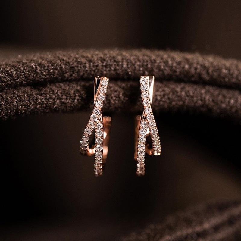 Simple and compact earrings for commuting, fashionable lines and slightly inlaid zircon earrings, popular and exquisite daily models