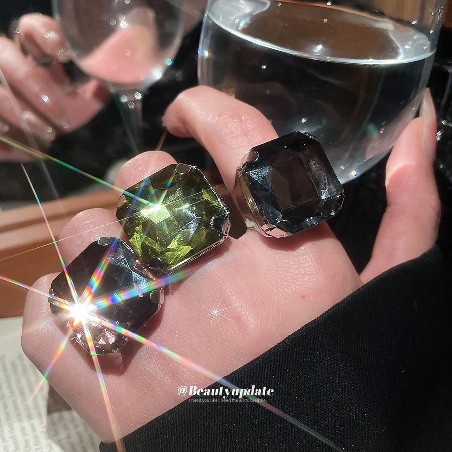 European & American Court Style Rhinestone Geometric Square Ring: High-End, Fashionable, Exaggerated Jewelry