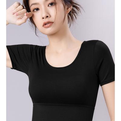 Ein kurzärmeliges Damen-T-Shirt mit gekreuztem Rücken, Untersetzern und einem nabelzeigenen Schnitt, sexy und vielseitig für Frühling und Sommer