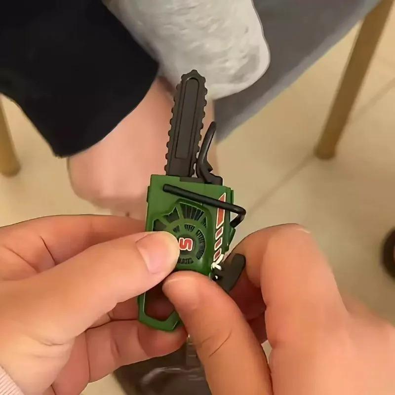 /Chainsaw Keychain Stress Relief Toy For Keys Backpack Bag Realistic Sound Mini Chainsaw Toy Funny Gift Gadget Chainsaw Key Ring