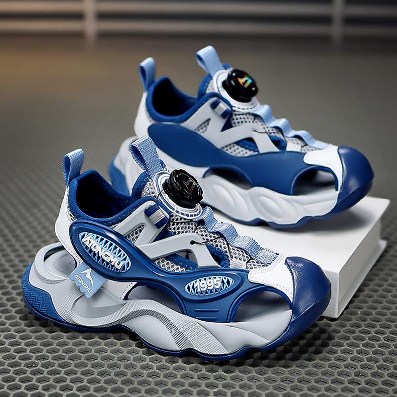 Boys' Sporty Closed-Toe Sandals: Soft Sole Beach Shoes for Big Kids Summer 2024