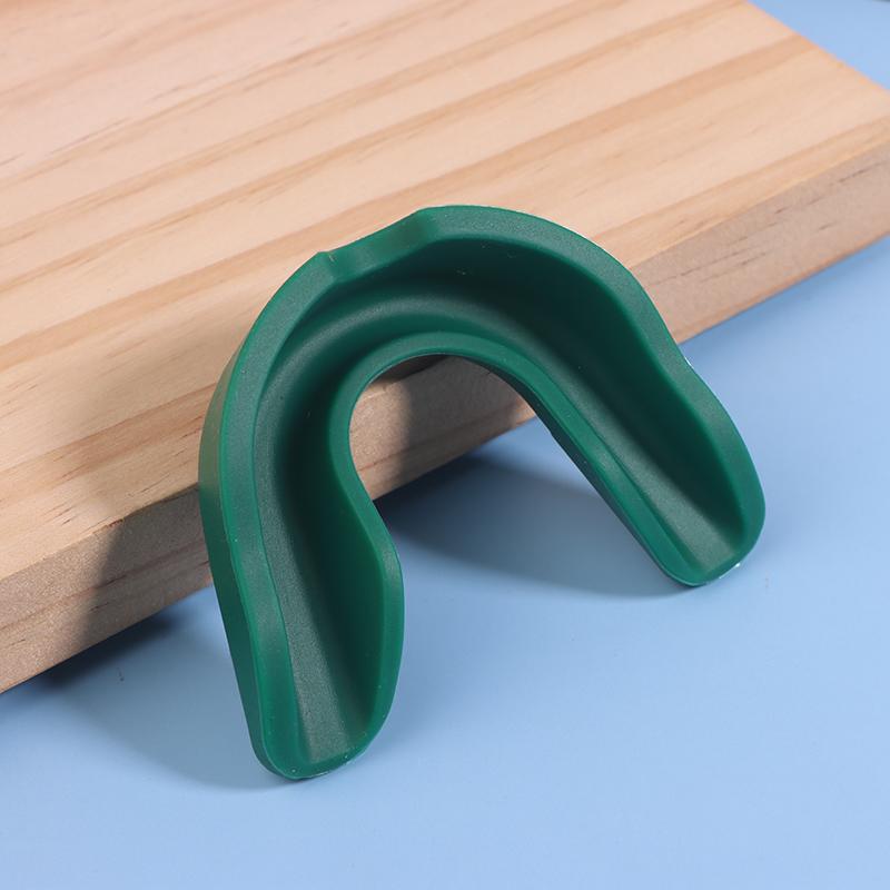 Silikon Tannbeskytter Nattsøvn Munnskjerm Skål For Rugby Karate Bruksisme Boksing Beskyttelse Sanda Trening Tannbeskyttere