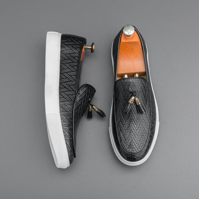 Genuine Leather Men Casual Shoes Elegantes Mens Loafers All-match Moccasins Breathable Slip on Flats Driving Shoes with Tassel