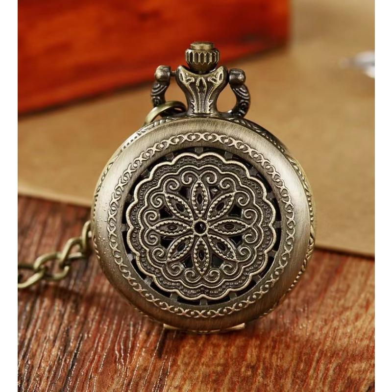 Exquisite Bronze Pocket Watch with Small Heart-shaped Spider Web Shell Watch Necklace, Small Pocket Watch, Gift Pocket Watch Pendant Pocket Watch