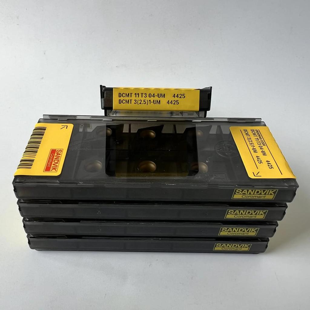 Original Sandvik / DCMT11T304-UM 4425  / CNC lathe carbide blade 10 PCS
