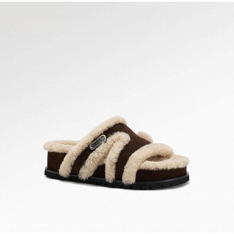

New leather lamb wool thick-soled heightened one-word fluffy slippers women wear versatile casual fluffy shoes women 40