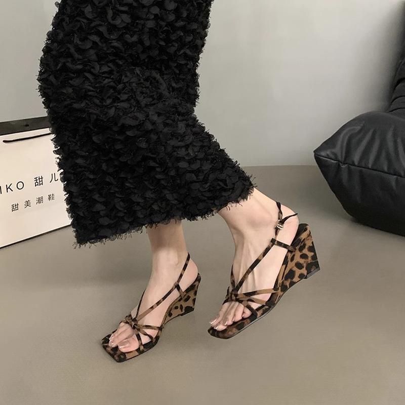 Fashion SUOJIALUN 2025 New Brand Women Sandal Fashion Narrow Band Ladies Gladiator Shoes High Wedge Heel Outdoor Dress Pumps Shoes