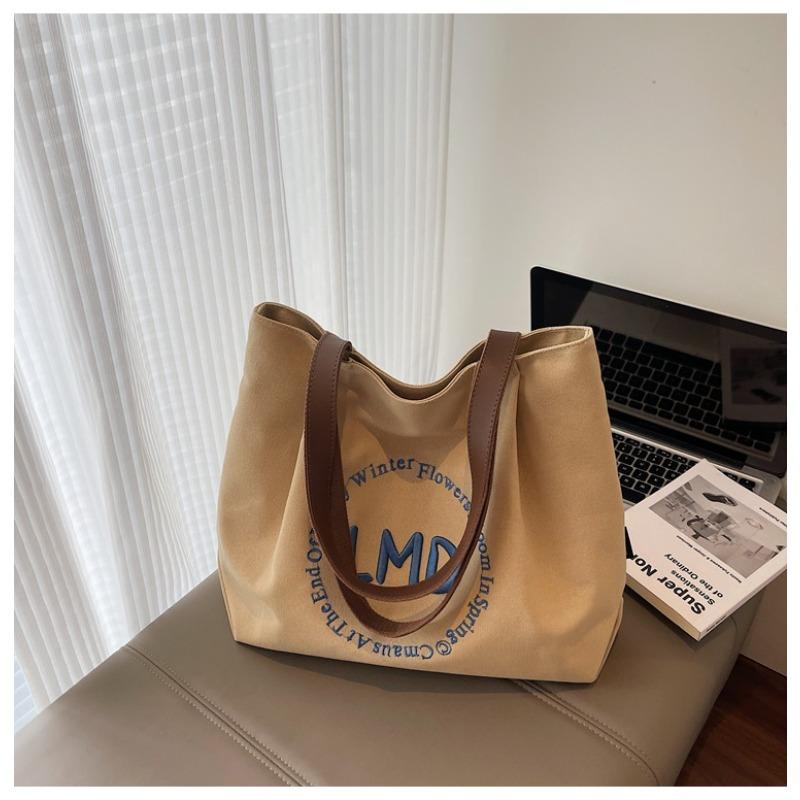 Single shoulder women's new tote bag, student make-up bag, portable go out and light go to work, single shoulder commuter bag