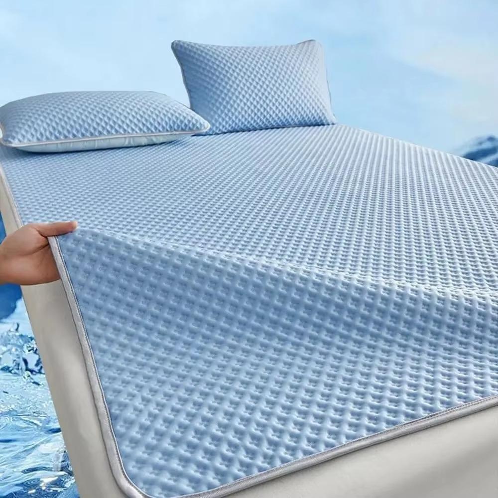 Hautfreundliche Eis-Seide Bettmatte Atmungsaktive Kühlende Matratzenauflage Sommer Kühlende Matratze Schlafzimmer