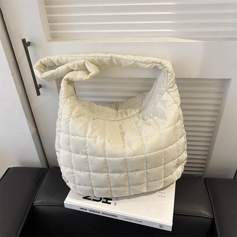 Simple And Stylish Large Capacity Tote Bag For Women 2023 Winter New Korean Version Casual Lightweight Shoulder Bag