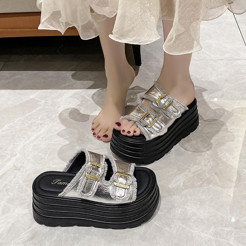 Niche retro fringed one-word slippers summer wear fashion belt buckle casual thick-bottomed beach cool slippers