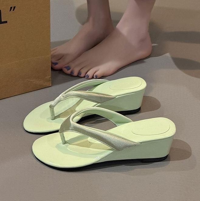 2025 Summer New Brand Women Slipper Narrow Band Ladies Casual Slides Outdoor Dress Flat Heel Vacation Sandal