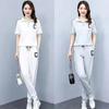 Elegantes zweiteiliges Sommer-Set für Damen für die Sommersaison. Modisches, sportliches und lässiges Hoodie-Set im koreanischen Stil.