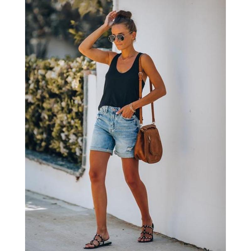 Streetstyle-Denimshorts mit ausgefranstem Saum und geradem Bein