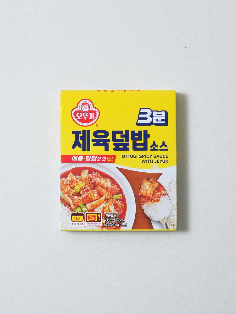Соус Ottogi «Свинина по-корейски в остром соусе» (3-минутный), 150 г 1ea