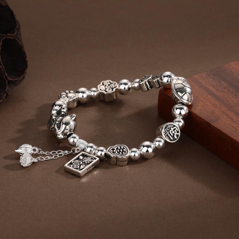 

Retro Lotus Pod Bracelet: Lucky Cat Charm for Peace & Joy - Elegant Handcrafted Jewelry Gift