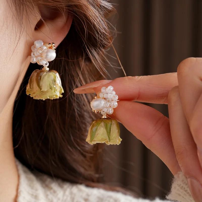 Gold Electroplated Zinc Alloy Needle Immortal Flower Earrings French Retro Freshwater Pearl Earring Light Luxury High-end Zircon