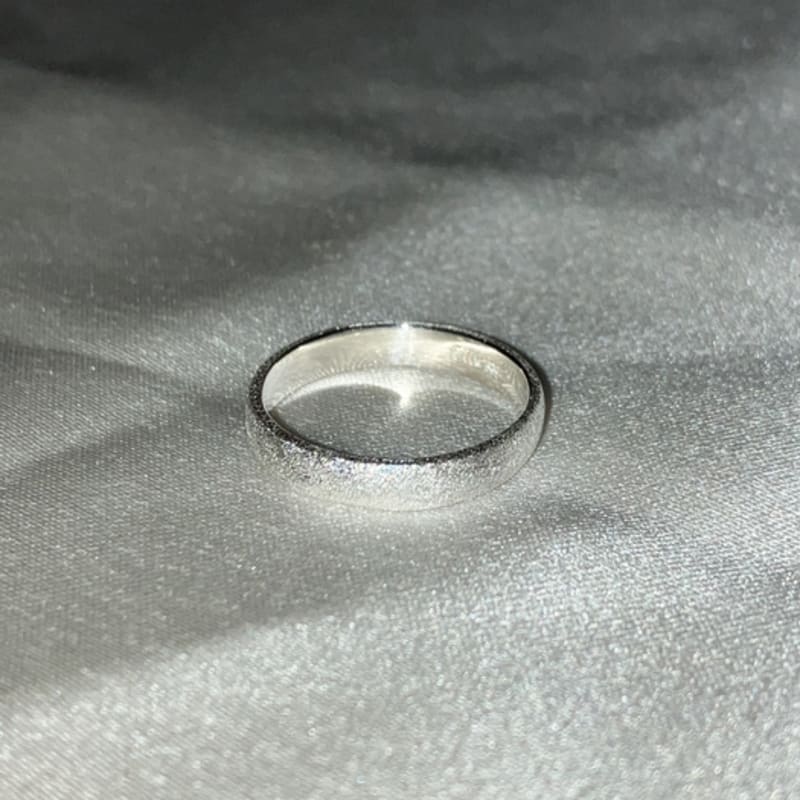 

fillow rough texture ring silver