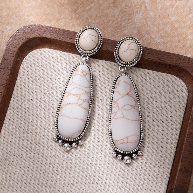 

Модные серьги-подвески для женщин белый