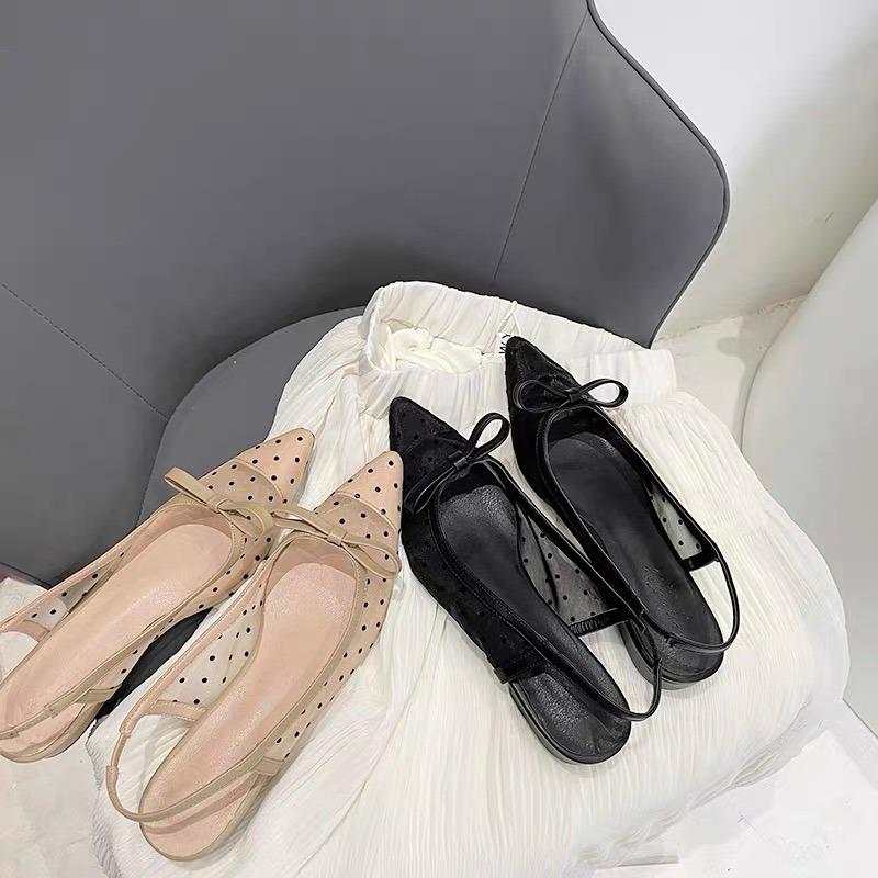 Women's 2024 New Polka Dot Chunky Heel Graceful Pointed Toe Shallow Mouth Slimming Baotou Bow Shoes Women Sandals
