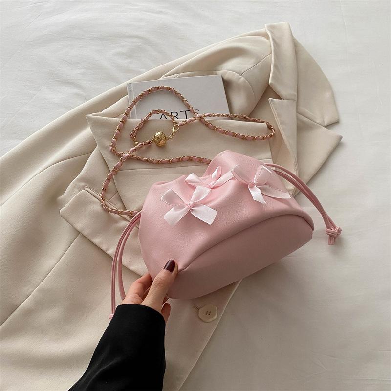 2025 Summer Model, Bow Small Fresh Draw Belt Large Capacity Soft Surface Pleated Chain Bucket Crossbody Shoulder Women's Bag