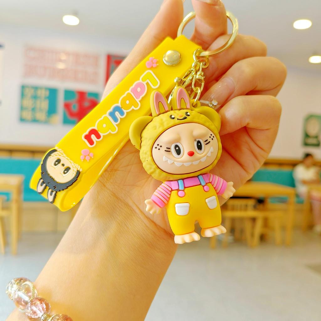 Crossdressing Tecknad Nyckelring, Söt Docka Skolväska Hänge, Dockmaskin Liten Gåva.