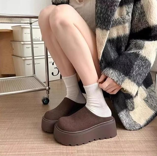Fashion Retro Cow Suede Women's Flat Slippers Spring and Autumn Solid Color Platform Increase Elegant and Comfortable Baotou Slippers.