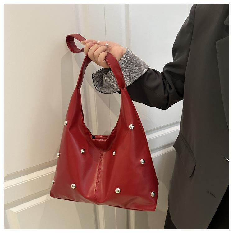 Geantă de umăr din piele ecologică cu detalii nituri Geantă de mână trendy pentru femei Stil casual CLE