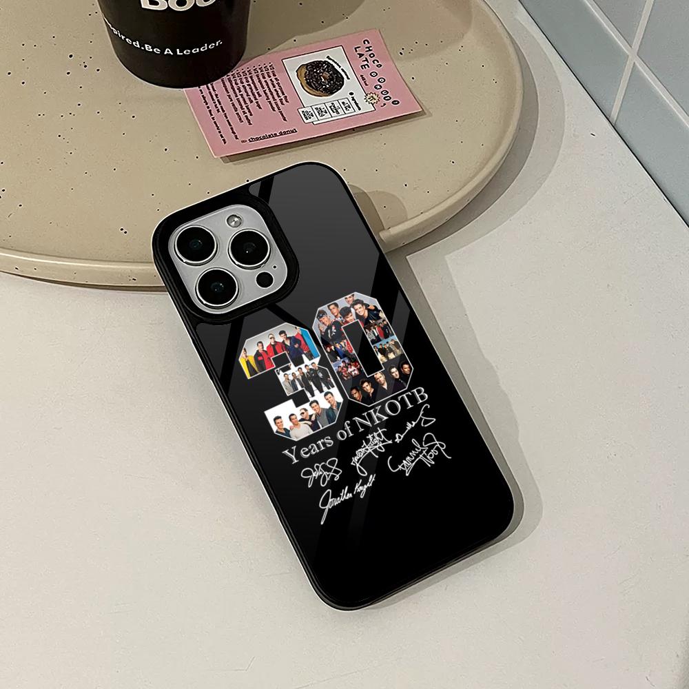

New Kids On The Block Phone Case for Iphone 17 16 15 14 Air 13 12 11 Pro Max Mini Plus Fundas Shell PC+TPU Cover iPhone17 Pro Max