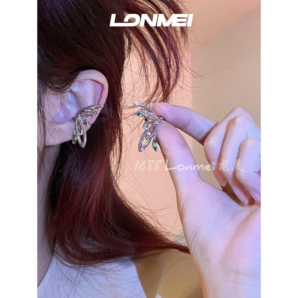 

Exquisite 2025 Fairy Elf Ear Bone Earrings - High-End, Simple, and Versatile Design for Trendy Women AE8450