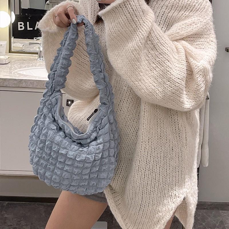 

Korean Style Lazy Ins Puff Cloud Bag 2025 New Bubble Pleated Fashionable Large-capacity Commuting Cross-body світло-синій колір
