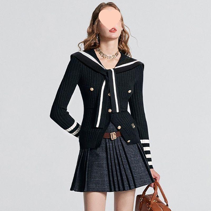 

Женский темно-синий вязаный свитер в полоску с цветными блоками на воротнике - Преппи стиль, приталенный крой, омолаживающий, коллекция осень 2025 S (for 75-90 kg) чёрный