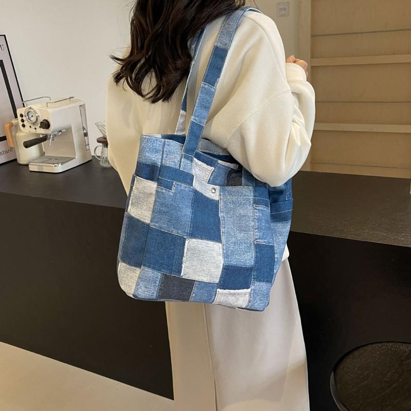 Fashionable Large-capacity Contrasting Shoulder Bag All-match New Spliced Tote Casual Commuting Handbag