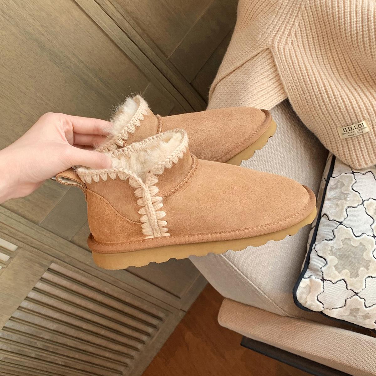 

Grape mother has the same winter 2025 new thick-soled bread warm cotton shoes with fleece and fur integrated snow boots for women 35